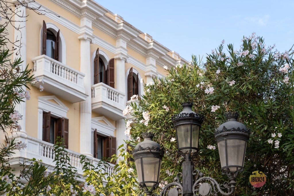 Charming hotel in Ibiza Old Town with historic views